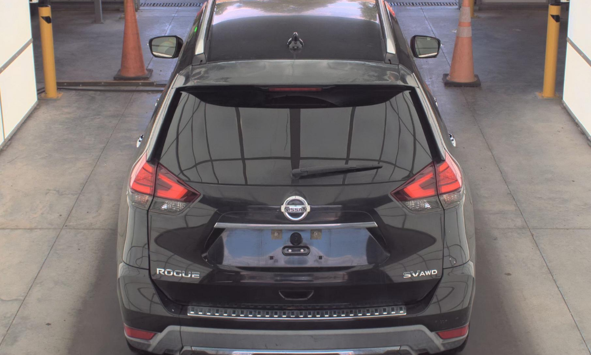 Vehicle photo 2