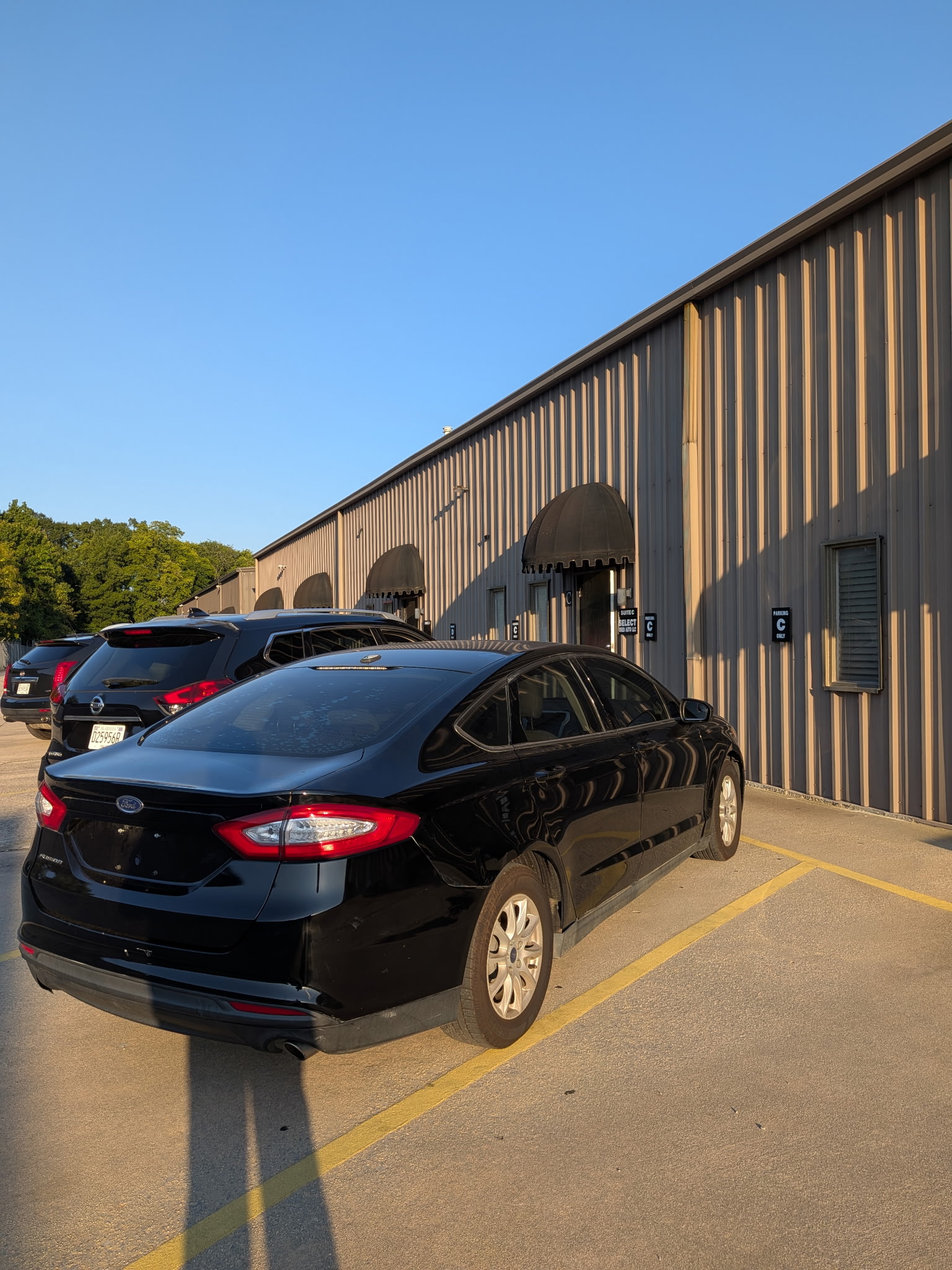 Vehicle photo 3
