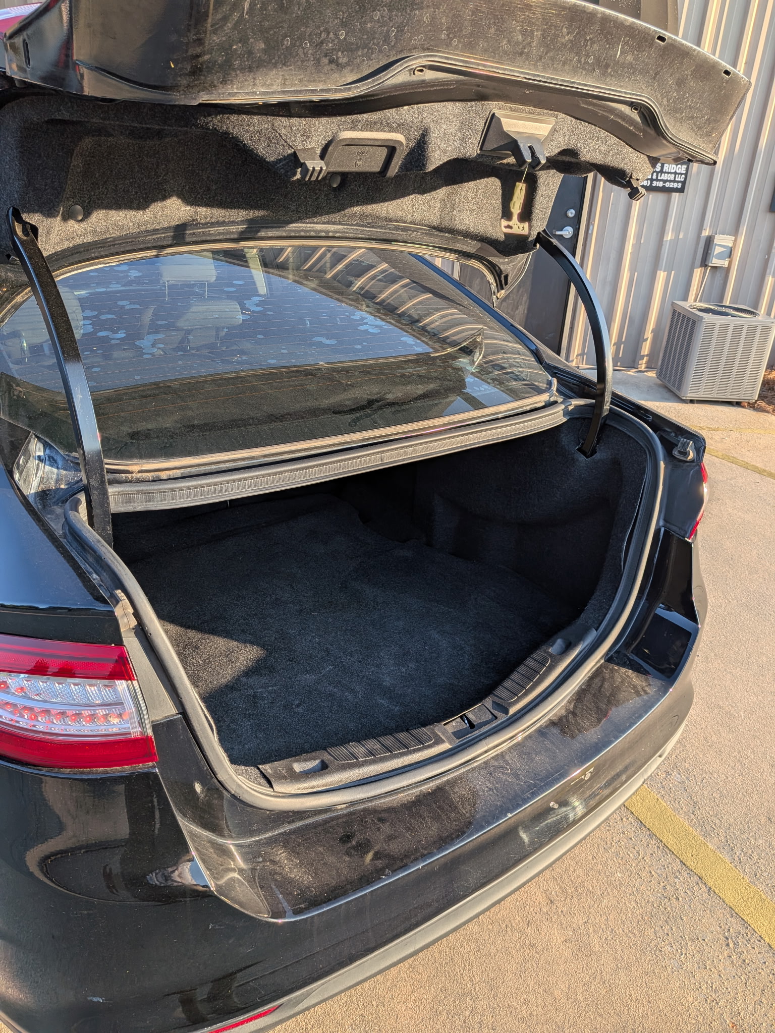 Vehicle photo 4