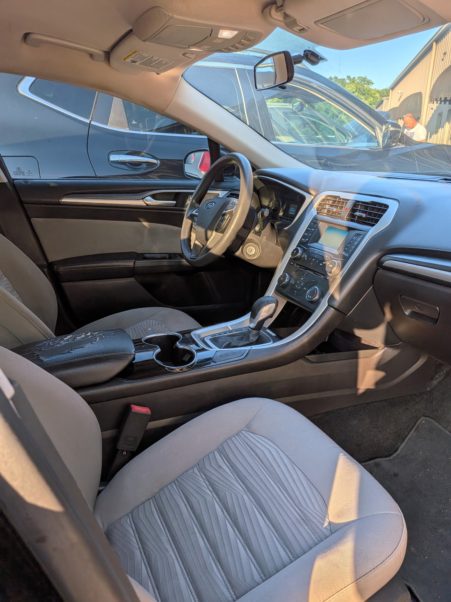Vehicle photo 7