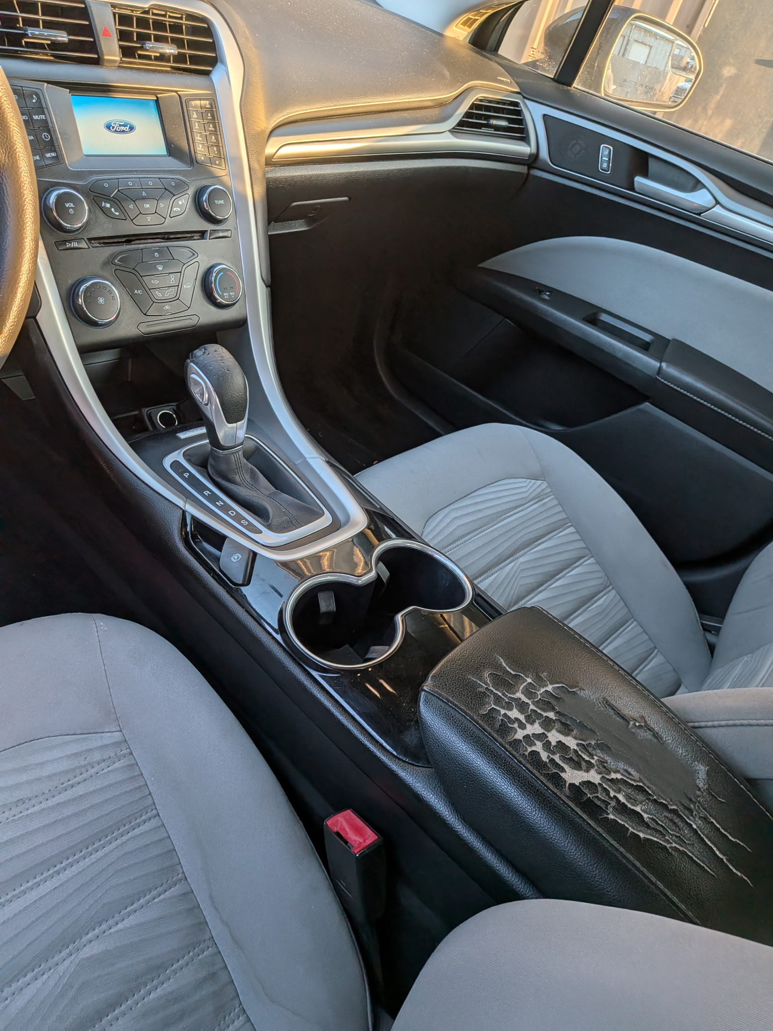 Vehicle photo 8
