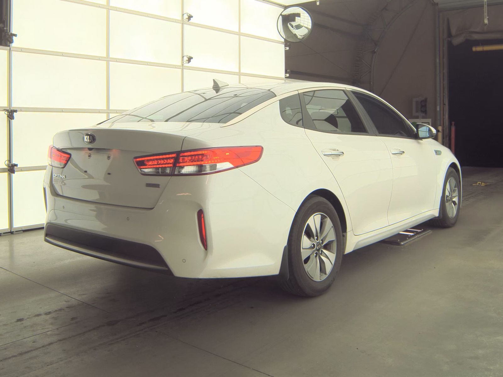 Vehicle photo 6